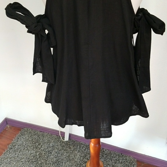 Black blouse - Picture 4 of 7